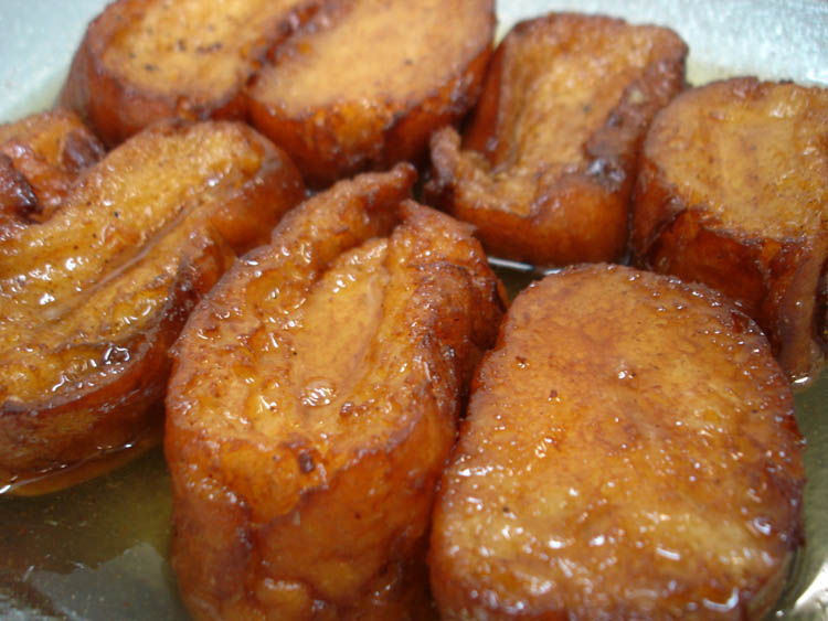 Torrijas covered syrup