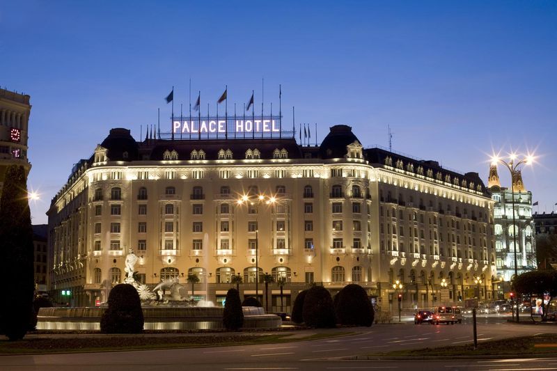 Palace hotel night