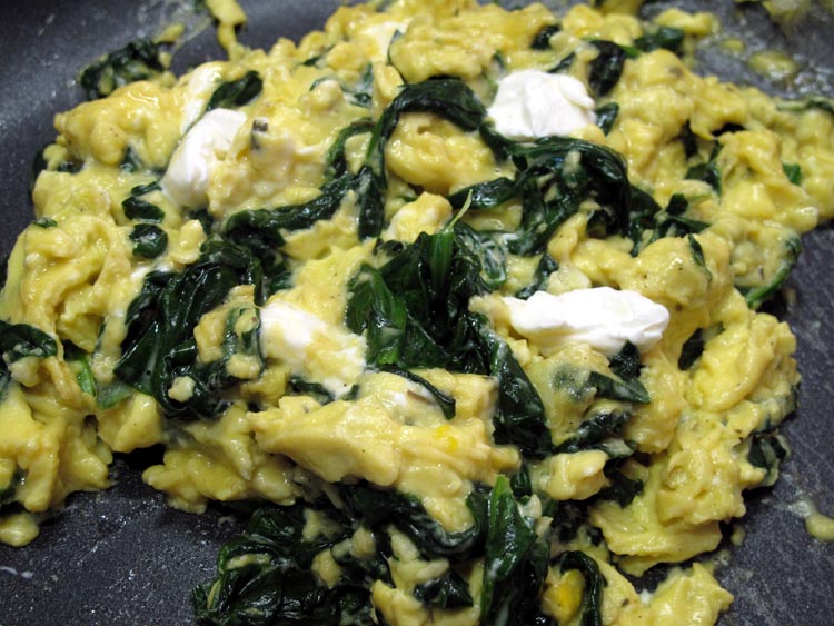Scrambled eggs cream cheese