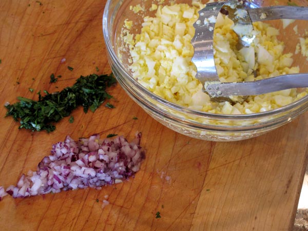 Egg salad onion