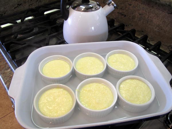 Lemon pudding cakes pan