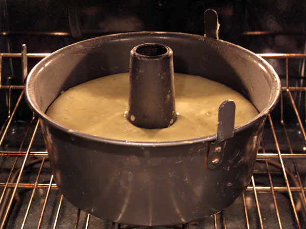 7UP Pound cake baking