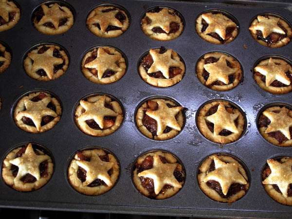 Mini mince pies baked1