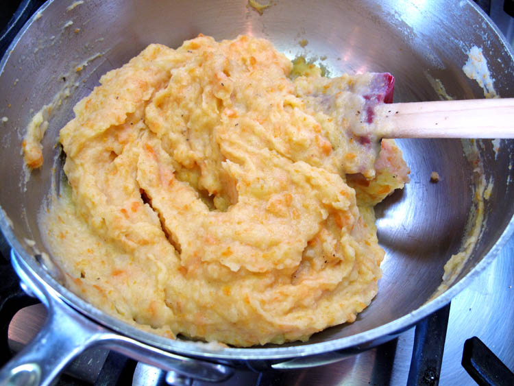 Carrot Mashed Potatoes pan