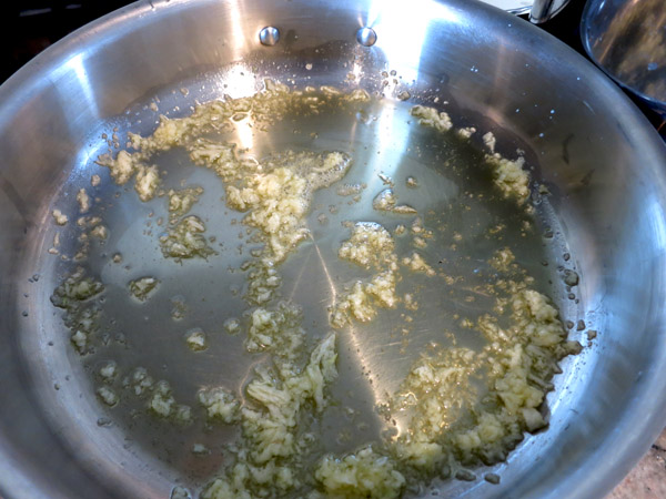 Fresh Tomato Sauce garlic oil simmer
