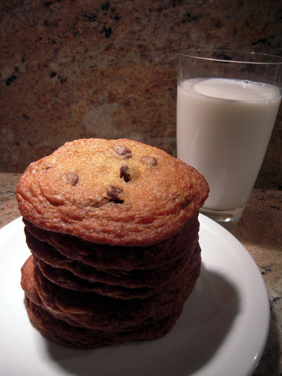 Chocolate chip cookies milk