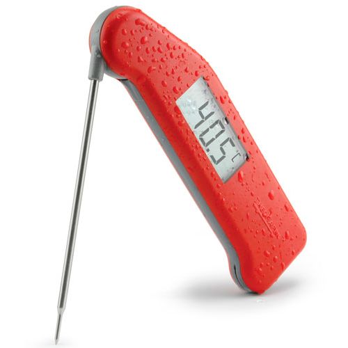 SplashProofThermapen-Red-with-water
