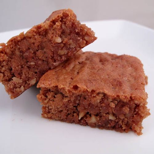 Chewy Nut Blond Brownies