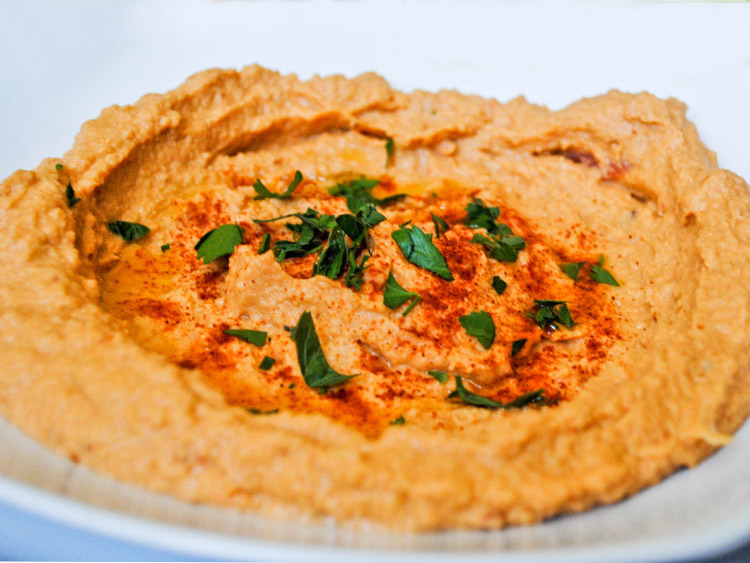 Red pepper hummus1